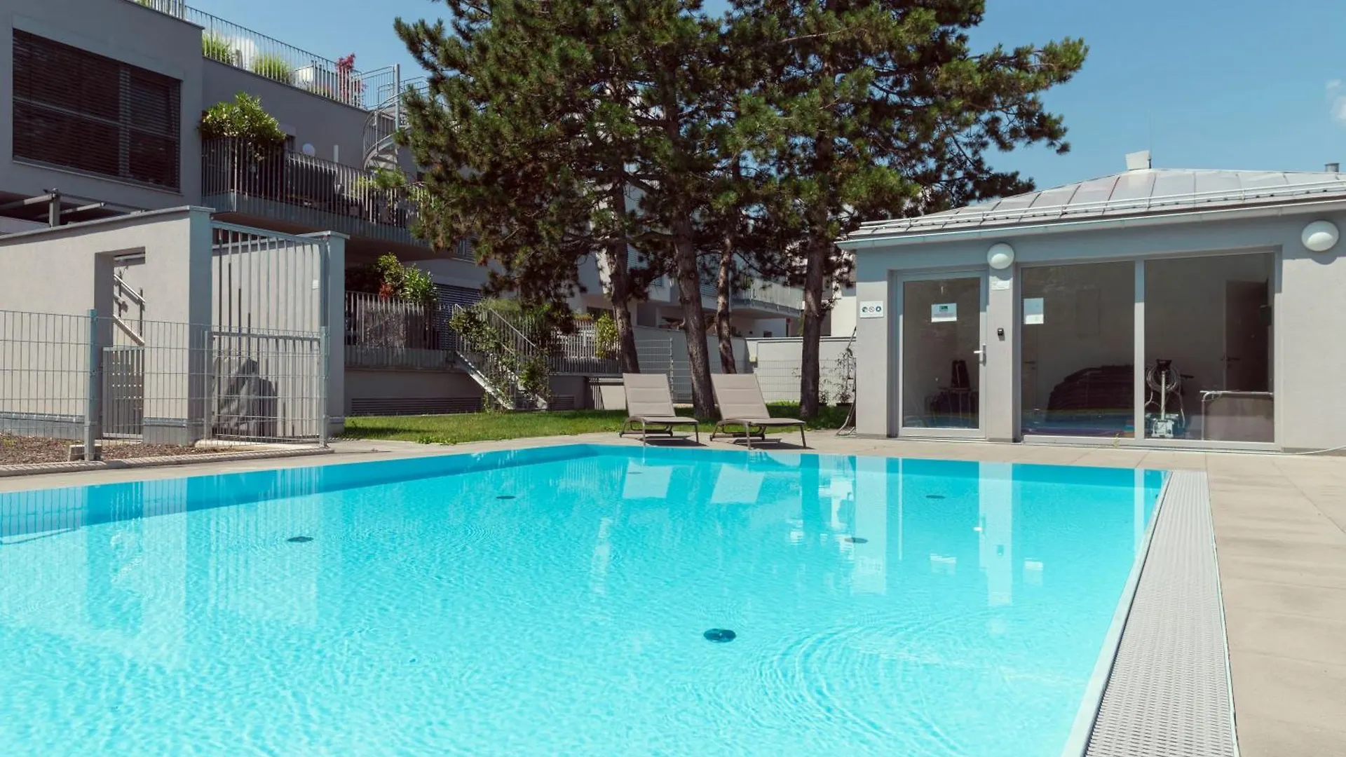 Modern Stylish Design Apartment With Free Parking Emily Viyana