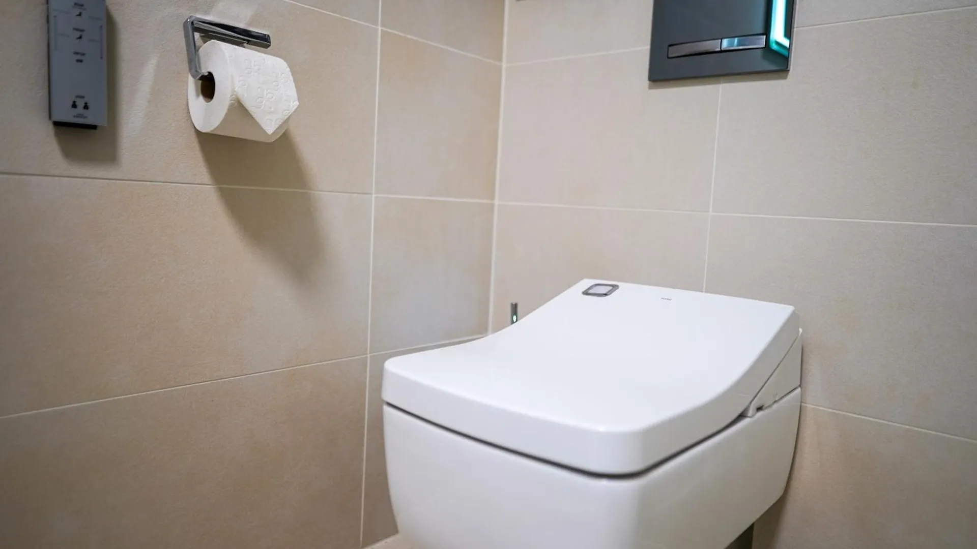 Modern Stylish Design Apartment With Free Parking Emily Viyana