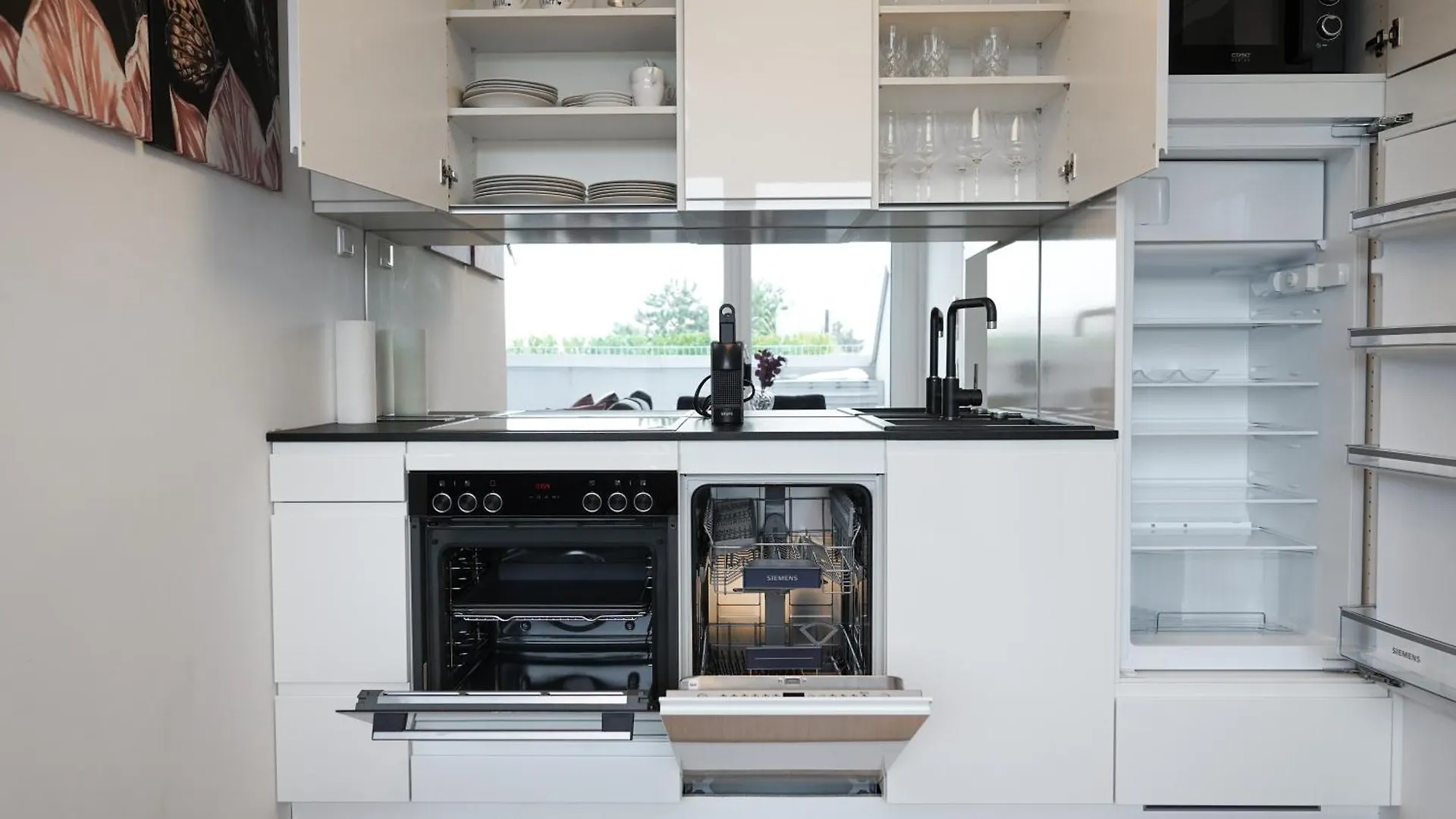 Modern Stylish Design Apartment With Free Parking Emily Viyana