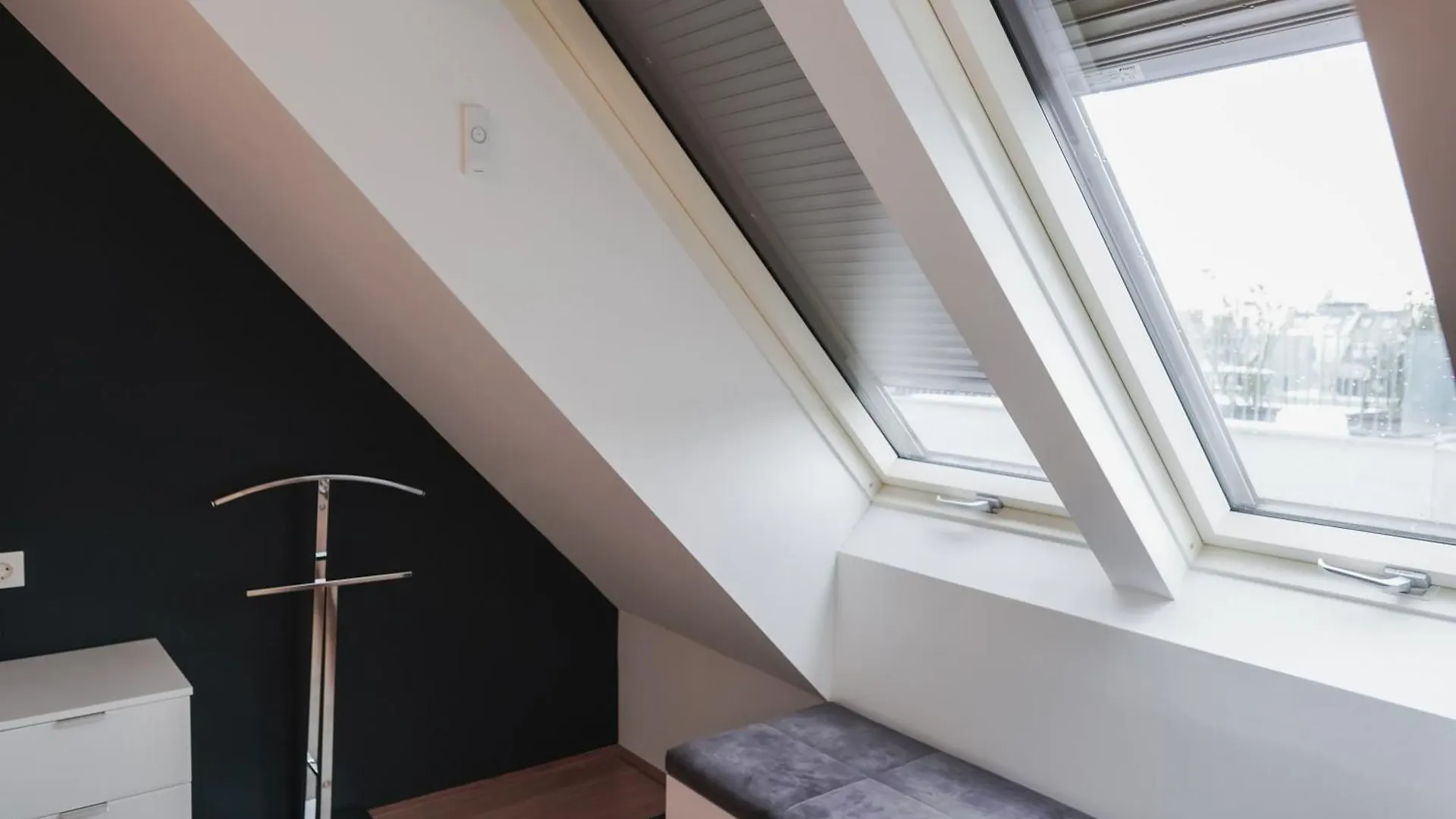 Modern Stylish Design Apartment With Free Parking Emily Viyana